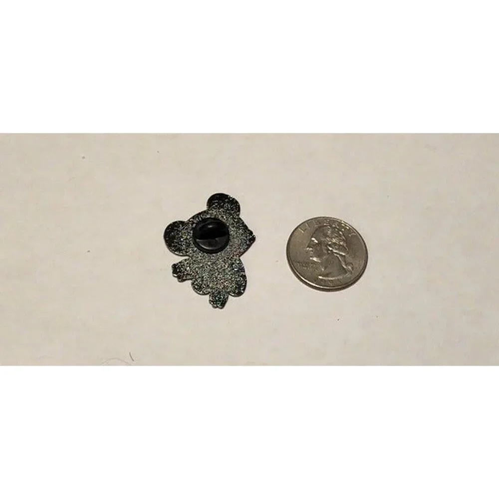 Teddiursa Brooch Enamel Pin - Adorable Pokémon Collectible - Picture 5 of 5